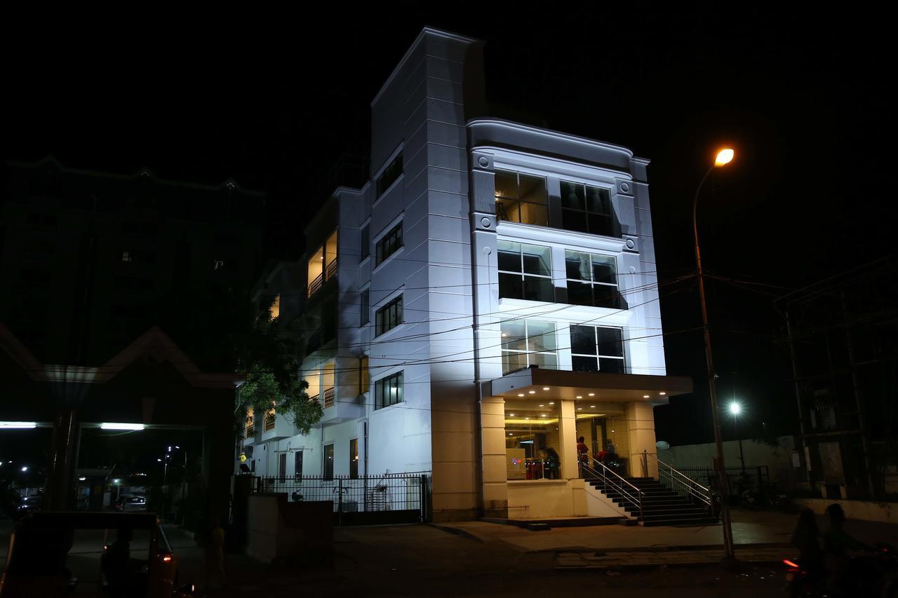 Hotel La Castle Csennai Kültér fotó