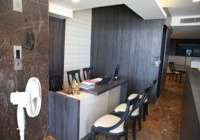 Hotel La Castle Csennai Kültér fotó