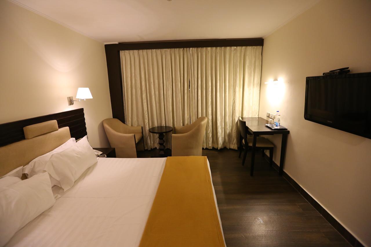 Hotel La Castle Csennai Kültér fotó
