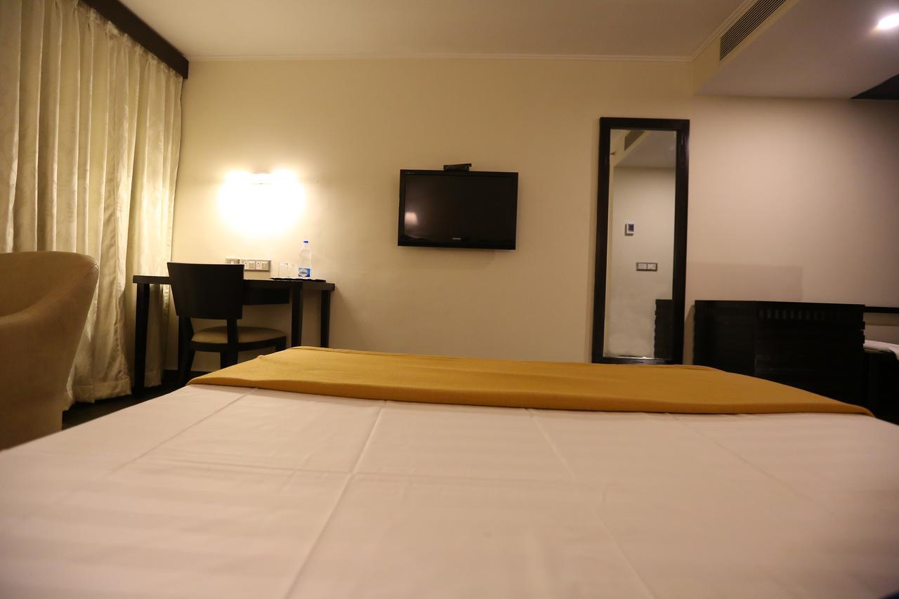 Hotel La Castle Csennai Kültér fotó